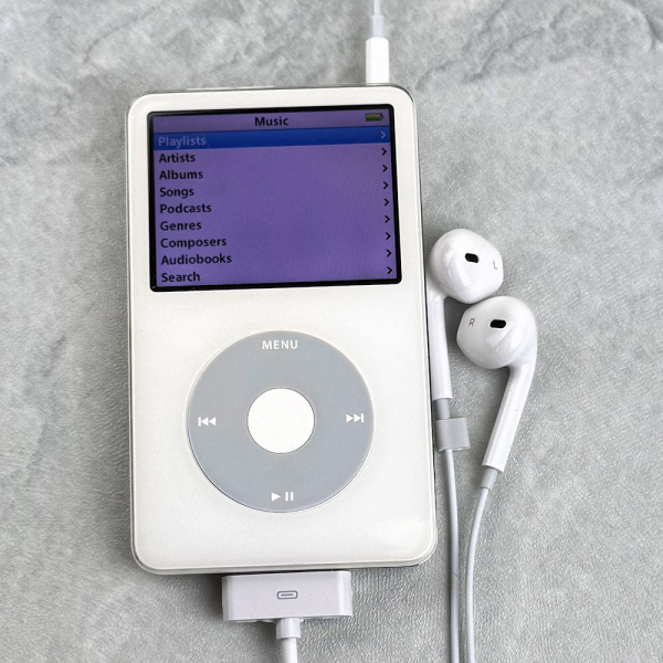 iPod 5th Generation 30GB, 650mAh, White