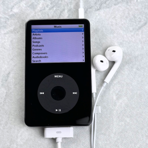 iPod 5.5th Generation 128GB, 2000mAh, Black